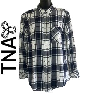 Aritzia TNA Women’s Navy/White Boyfriend Plaid Flannel Button Up Shirt Size M